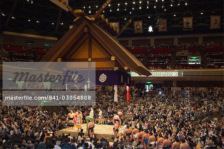 Les lutteurs de sumo, Grand tournoi de lutte Sumo Taikai, stade Hall Kokugikan, quartier de Ryogoku, Tokyo, Japon, Asie