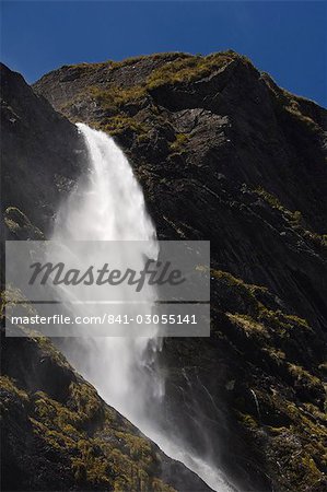 Earland Falls, 174m, on the Routeburn Track, one of the great walks of New Zealand, Fiordland National Park, South Island, New Zealand, Pacific