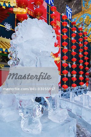 Ein Löwe Statue Eisskulptur an: Longqing Schlucht Eis Skulpturen Festival, Peking, China, Asien