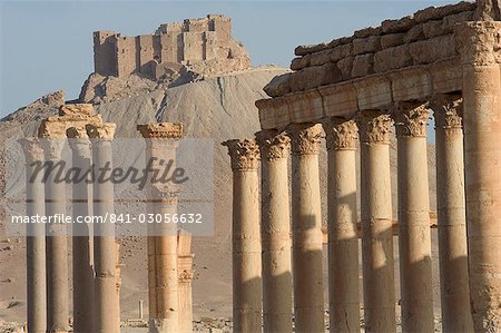 Qala'at ibn Maan Citadel Castle and archaelogical ruins, Palmyra, UNESCO World Heritage Site, Syria, Middle East