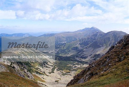 Siroka vallée dominée par le pic Dumbier, 2043m, dans les Basses Tatras, Nizke Tatry, Zilina région, Slovaquie, Europe