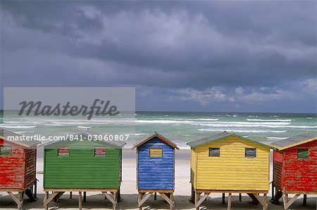 Plage des huttes, Muizenberg, péninsule du Cap, Afrique du Sud, Afrique Plage des huttes, Muizenberg, péninsule du Cap, Afrique du Sud, Afrique