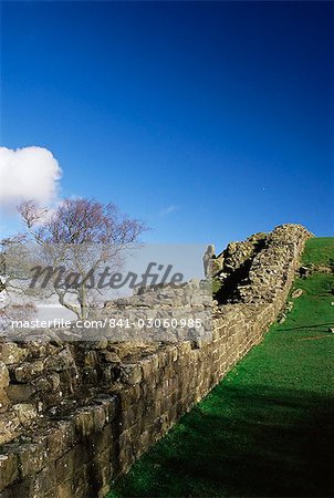 Roman Wall, Walltown Crags, Hadrians wall, Unesco world heritage site, Northumbria, England, United Kingdom, Europe