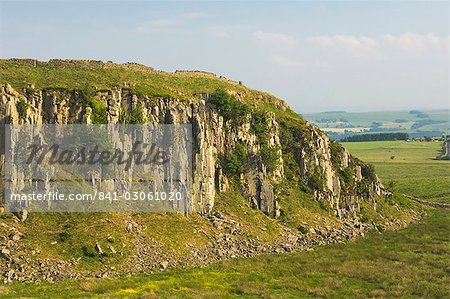 Acier Crags, mur d'Hadrien, Site du patrimoine mondial de l'UNESCO, Northumberland, Angleterre, Royaume-Uni, Europe Acier Crags, mur d'Hadrien, Site du patrimoine mondial de l'UNESCO, Northumberland, Angleterre, Royaume-Uni, Europe