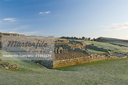 Partie de Housesteads Fort romain vers l'est, mur d'Hadrien, patrimoine mondial de l'UNESCO, Northumbria, Angleterre, Royaume-Uni, Europe Partie de Housesteads Fort romain vers l'est, mur d'Hadrien, patrimoine mondial de l'UNESCO, Northumbria, Angleterre, Royaume-Uni, Europe