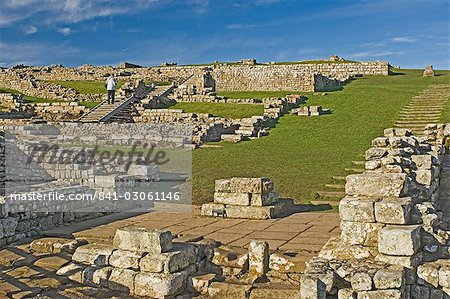 Housesteads Fort romain de la porte sud, mur d'Hadrien, patrimoine mondial de l'UNESCO, Northumbria, Angleterre, Royaume-Uni, Europe Housesteads Fort romain de la porte sud, mur d'Hadrien, patrimoine mondial de l'UNESCO, Northumbria, Angleterre, Royaume-Uni, Europe