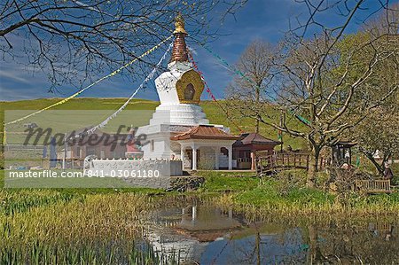 Stupa, Kagyu Samye Ling Kloster und tibetischen Zentrum, Eskdalemuir, Dumfries und Galloway, Schottland, Vereinigtes Königreich, Europa