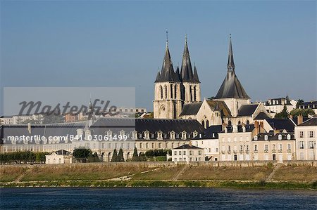 View across the River Loire to the town of Blois, Loir-et-Cher, Pays de la Loire, France, Europe