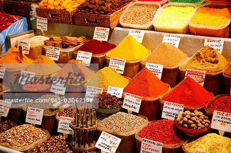 Boutique d'épices au marché aux épices, Istanbul, Turquie, Europe