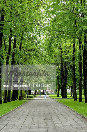 Parc de l'Esplanade, vert près de la cathédrale orthodoxe russe, Riga, Lettonie, pays baltes, l'Europe