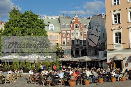 Café de rue, la place Doma, Riga, Lettonie, pays baltes, Europe Café de rue, la place Doma, Riga, Lettonie, pays baltes, Europe