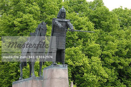 Statue de Gediminas, grand-duc de Lituanie et fondateur de Vilnius, Vilnius, Lituanie, pays baltes, Europe