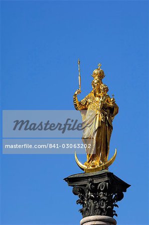 Statue of the Virgin Mary, Marienplatz, Munich (Munchen), Bavaria (Bayern), Germany, Europe