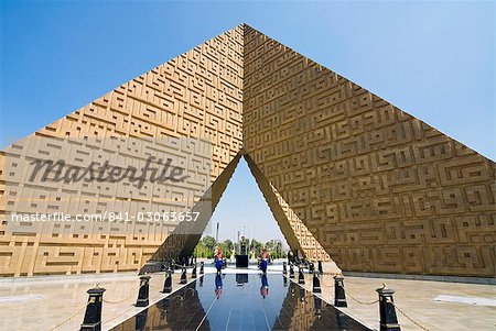 Monument du soldat inconnu et tombe d'Anouar el-Sadate, Nasser City, le Caire, Egypte, Afrique du Nord, Afrique