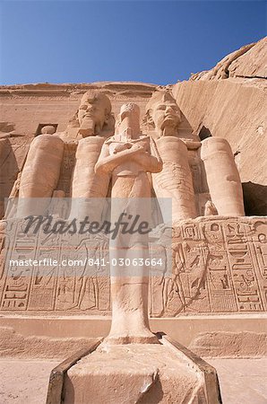 Statues of Ramses II (Ramses the Great), outside the temple, Abu Simbel, UNESCO World Heritage Site, Nubia, Egypt, North Africa, Africa