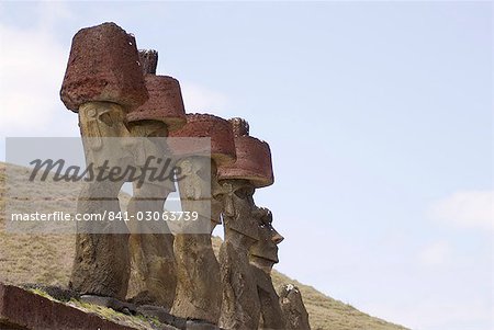 L'AHU Nau Nau, Anakena Beach, Heritagge UNESCO, île de Pâques (Rapa Nui), Chili, Amérique du Sud