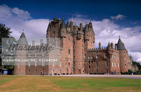 Le château de Glamis, maison d'enfance de la fin la Reine Elizabeth la reine mère, Glamis, Angus, Écosse, Royaume-Uni, Europe Le château de Glamis, maison d'enfance de la fin la Reine Elizabeth la reine mère, Glamis, Angus, Écosse, Royaume-Uni, Europe