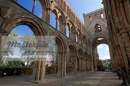 Three storey nave, Jedburgh Abbey, best preserved of the Borders abbeys, Jedburgh, Roxburghshire, Scottish Borders, Scotland, United Kingdom, Europe