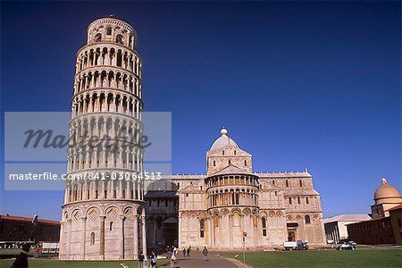 Leaning Tower (Torre Pendente) dating from between the 12 and 14th centuries, and Duomo dating from the 11th century, Campo dei Miracoli, UNESCO World Heritage Site, Pisa, Tuscany, Italy, Europe
