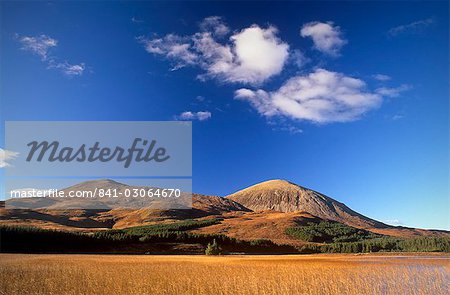 Loch Cill Chriosd and Beinn na Caillich, 732 m, in autumn, Isle of Skye, Inner Hebrides, Scotland, United Kingdom, Europe