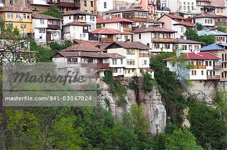 Pendaison maisons sur la gorge, Veliko Tarnovo, Bulgarie, Europe