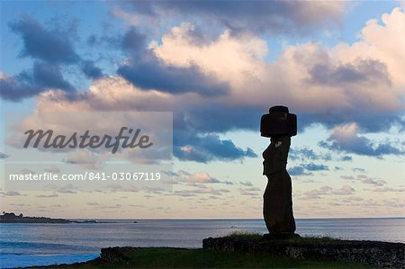 Moai-Statue Ahu Ko Te Riku, die nur Topknotted und eyeballed der Moai auf der Insel, Rapa Nui (Osterinsel), UNESCO Weltkulturerbe, Chile, Südamerika