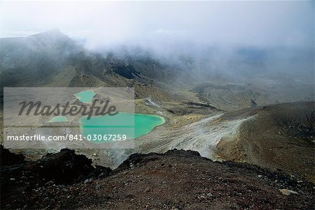 Emerald Lakes, explosion craters filled with mineral-tinted water, on Mount Tongariro, Tongariro National Park, UNESCO World Heritage Site, central plateau, North Island, New Zealand, Pacific