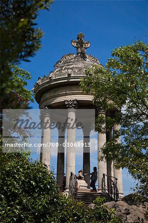 Temple de Sybil, Parc des Buttes Chaumont, Paris, Ile de France, France