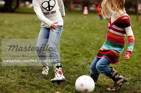 Jeunes filles jouant au Soccer