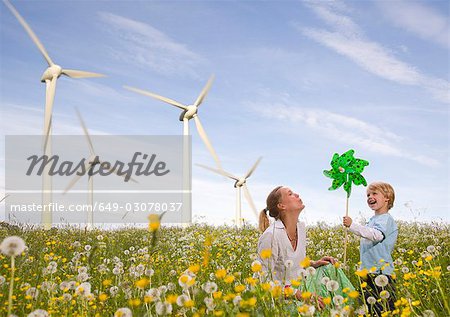 mère et fils à turbine éolienne