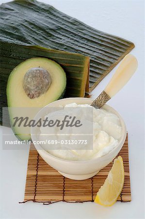 Avocado-Yoghurt mask