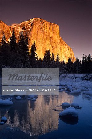 EL CAPITAN IN WINTER YOSEMITE NATIONAL PARK CALIFORNIA USA