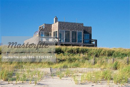 VACATION HOUSE ON BEACH