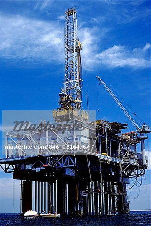 OFFSHORE OIL DRILLING PLATFORM