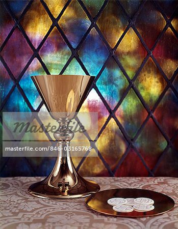 STAINED GLASS WITH CHALICE AND HOST FOR COMMUNION
