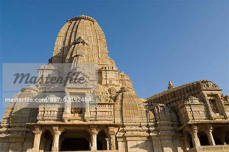 Flachwinkelansicht eines Tempels, Kumbha Shyam Tempel, Chittorgarh, Rajasthan, Indien