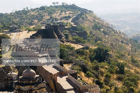 Erhöhte Ansicht eines Forts, Kumbhalgarh Fort, Rajsamand Bezirk, Rajasthan, Indien