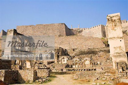 Low Angle View eines Forts, Fort Golkonda, Hyderabad, Andhra Pradesh, Indien