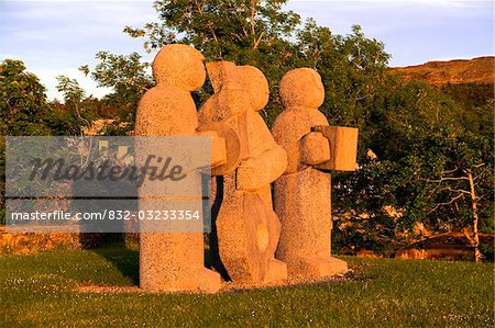 Kenmare River Park, County Kerry, Irland; Drei Musiker Skulptur