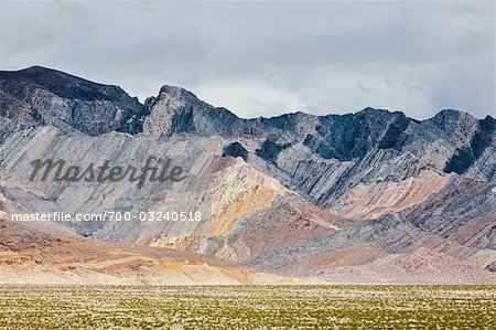 Montagnes du désert dans Death Valley National Park, Californie, USA