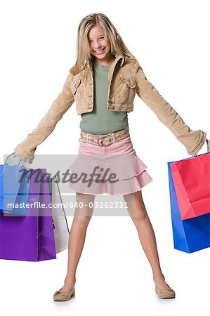 Mädchen mit Einkaufstaschen