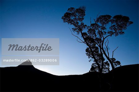 Scheune Bluff gesehen vom Wasserfall-Tal auf der Overland Track