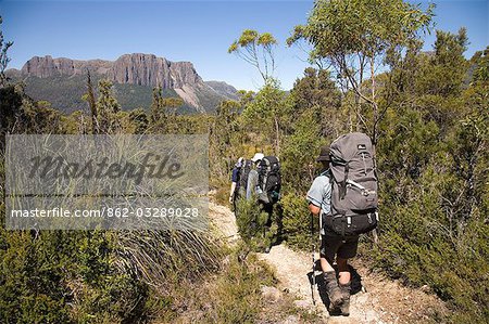 Wanderer Wanderung der Overland Track durch zentrales Hochland Tasmaniens