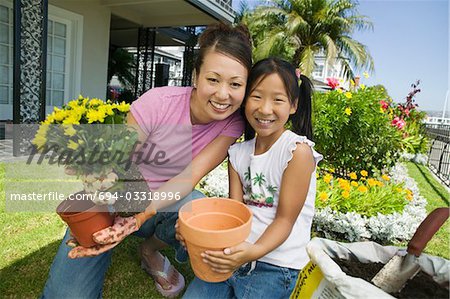 Mutter und Tochter Gartenbau, (Portrait)