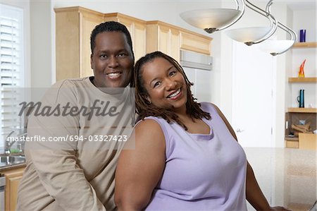 Couple dans la cuisine, portrait