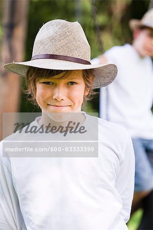 Porträt eines jungen tragen Hut, Salzburg, Salzburger Land, Österreich