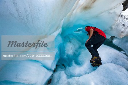 Escalade sur glace femme, Franz Josef Glacier, South Island, Nouvelle-Zélande