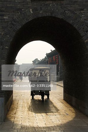 Arqué street dans le centre historique de la ville de Pingyao, Shanxi Province, Chine