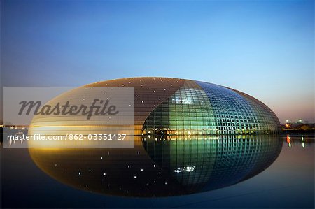 L'architecte Chine Beijing un lumineux Grand Théâtre Opéra National appelé The Egg et conçu par le français Paul Andreu.