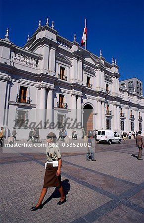 Chili, Santiago. Palais de la monnaie, bâtiment du Parlement. Chili, Santiago. Palais de la monnaie, bâtiment du Parlement.